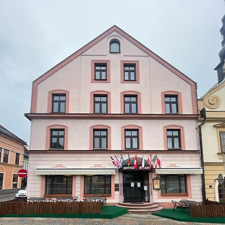 Hotel Bravo チェスカー・トジェボヴァー エクステリア 写真